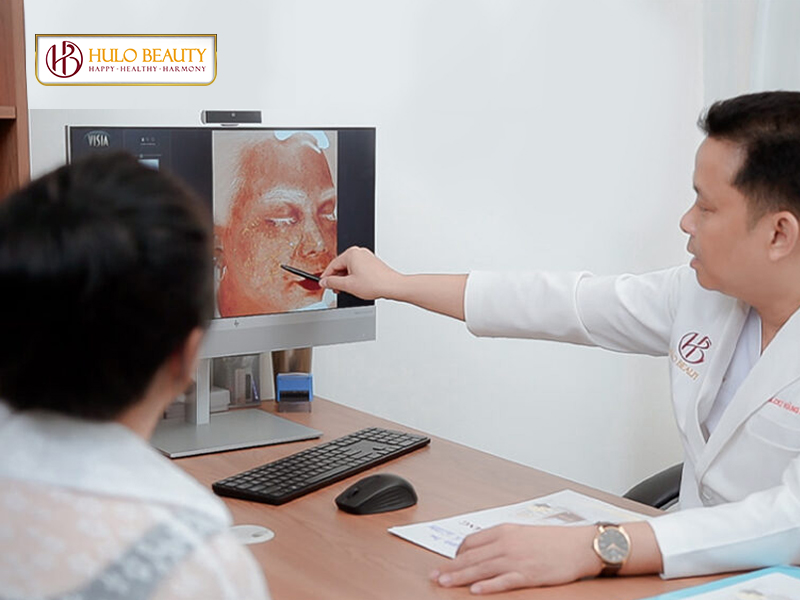 Bước 1: Thăm khám, soi da với máy phân tích da Visia và tư vấn
