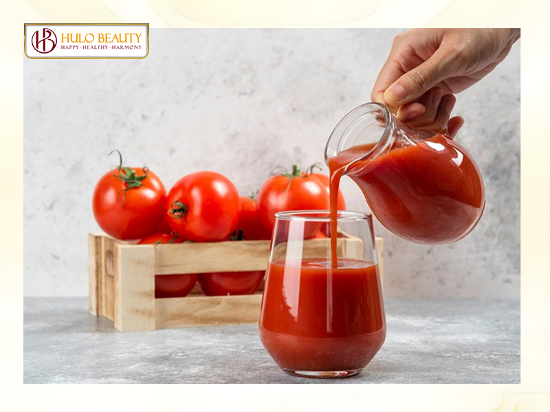 Nước ép cà chua giúp bảo vệ da khỏi các tác động xấu.