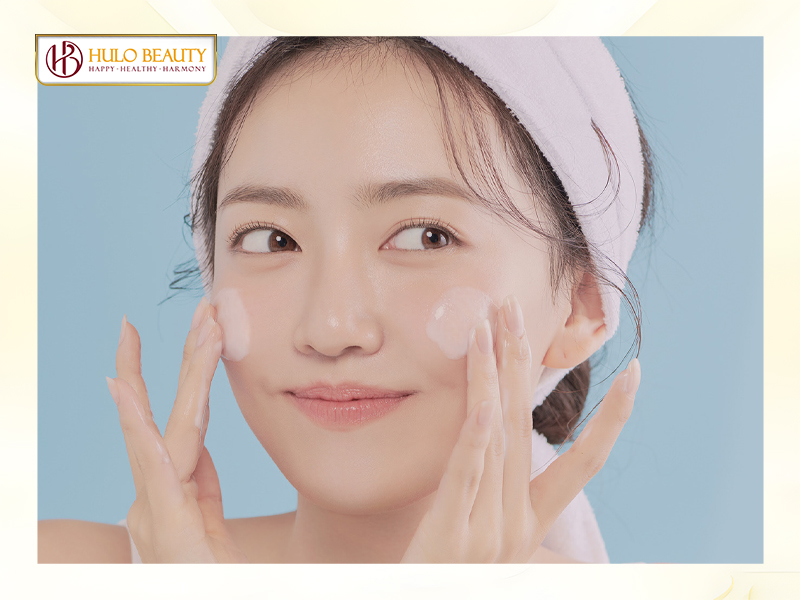 Sữa rửa mặt giúp làm sạch sâu, giúp lỗ chân lông thông thoáng